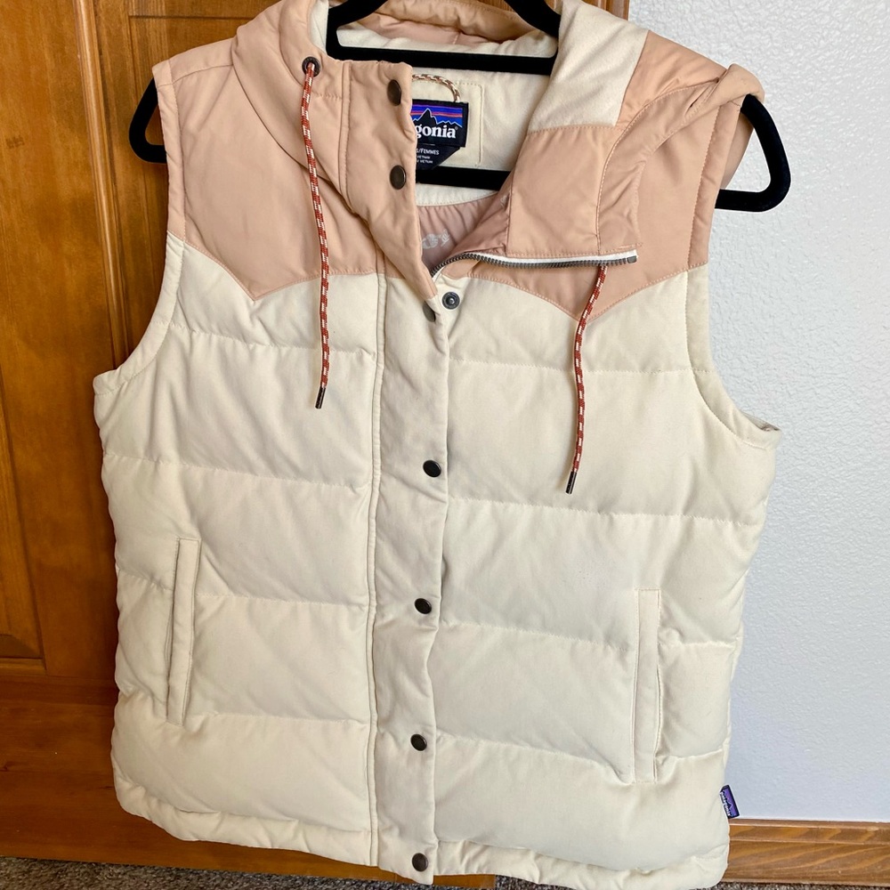 Patagonia Women's Vest in Cream and Tan